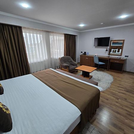 Ziyorat Luxury Hotel Fargʻona Buitenkant foto