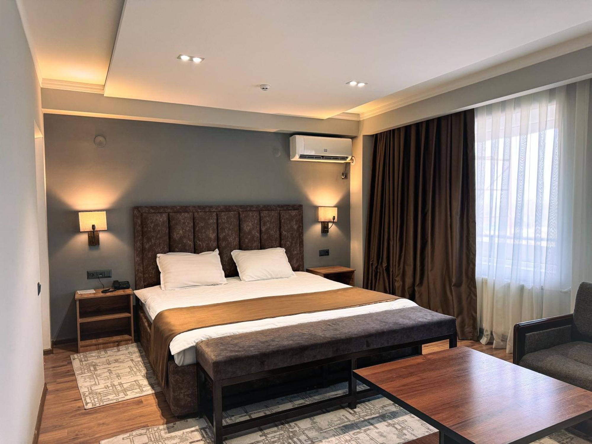 Ziyorat Luxury Hotel Fargʻona Buitenkant foto