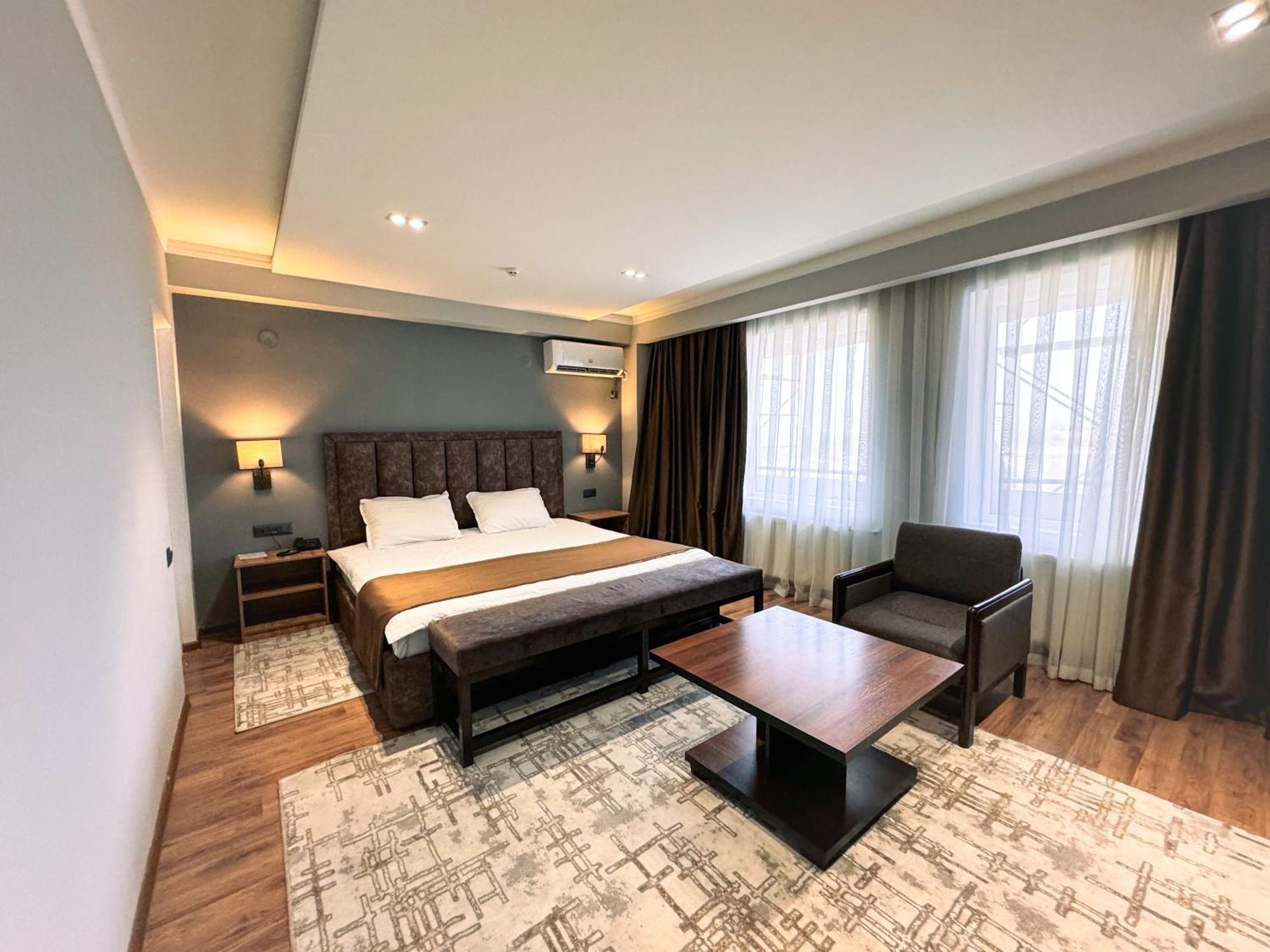 Ziyorat Luxury Hotel Fargʻona Buitenkant foto