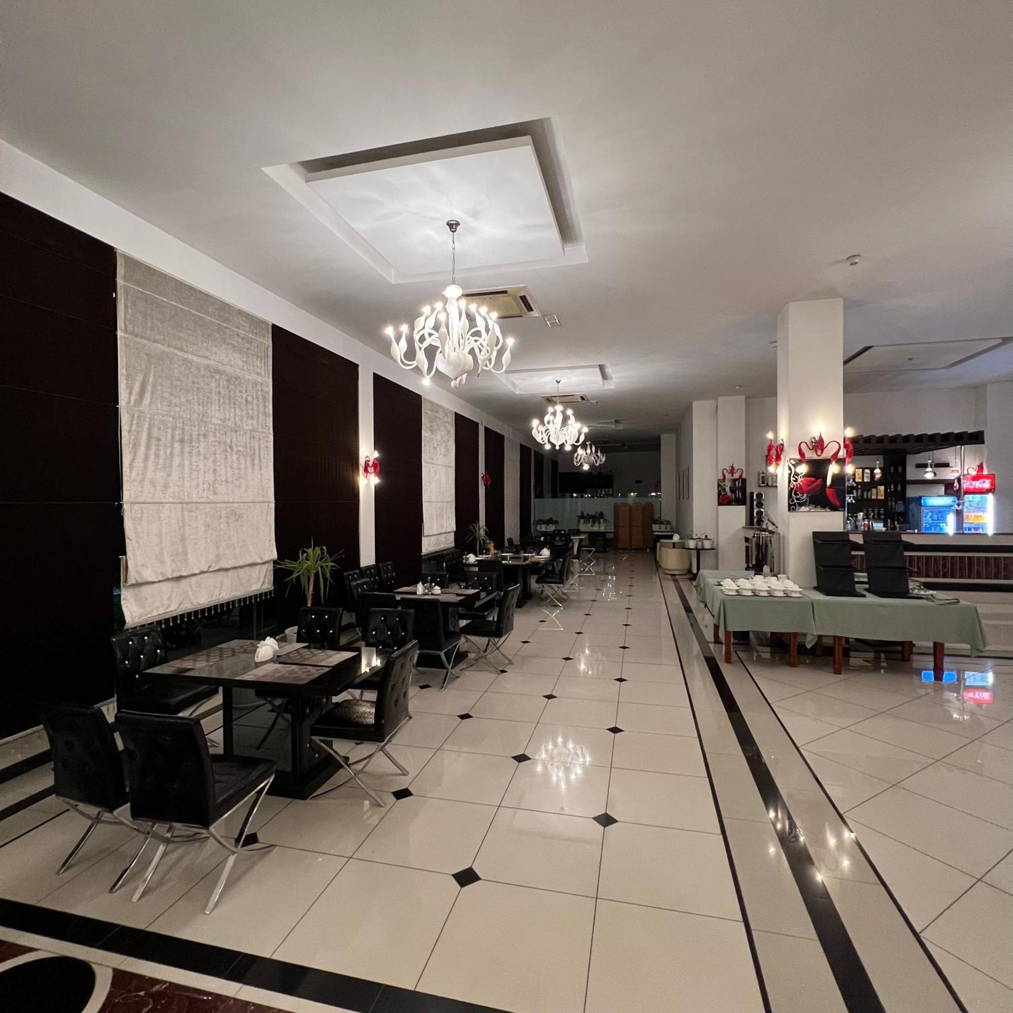 Ziyorat Luxury Hotel Fargʻona Buitenkant foto