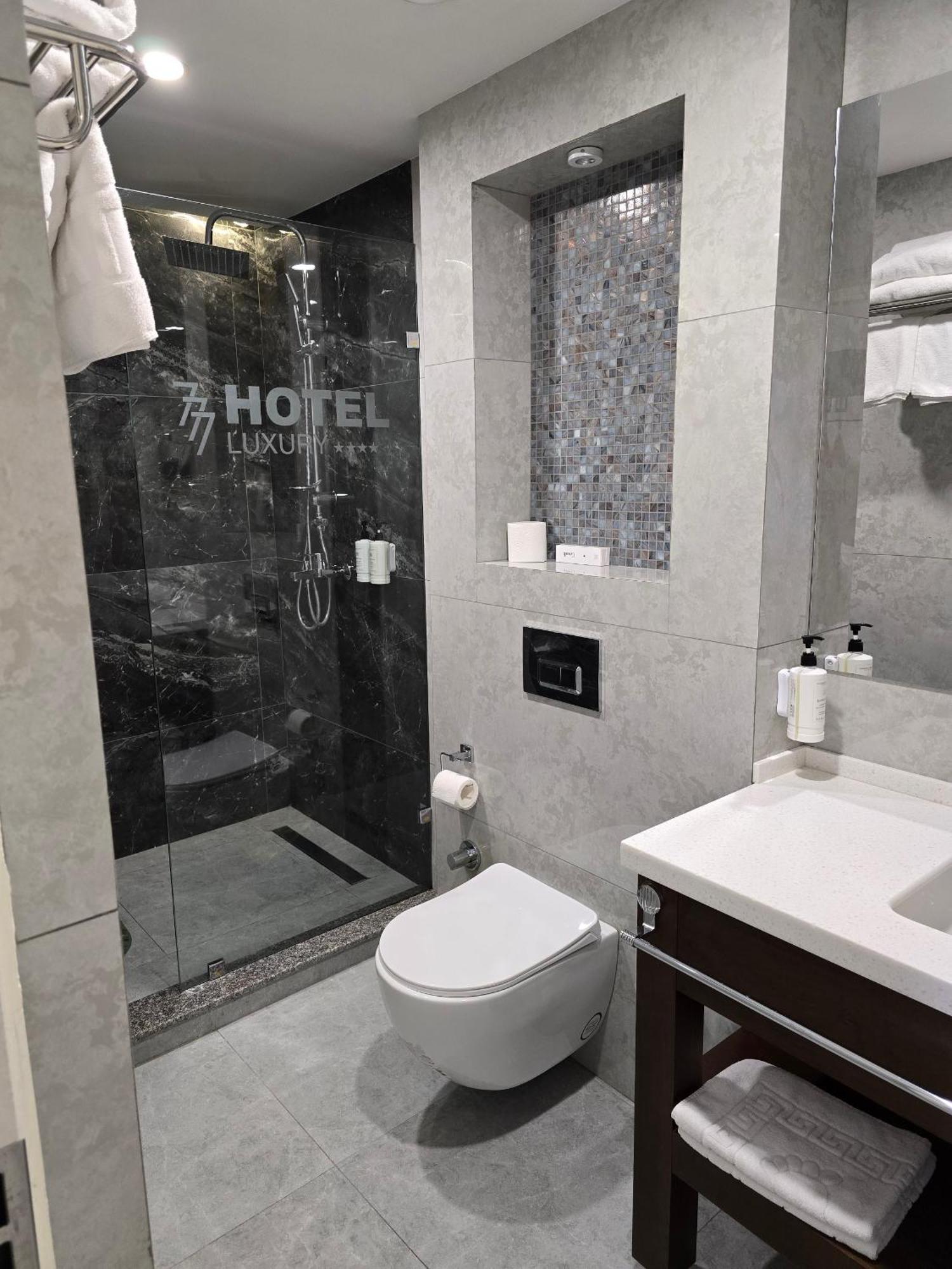 Ziyorat Luxury Hotel Fargʻona Buitenkant foto