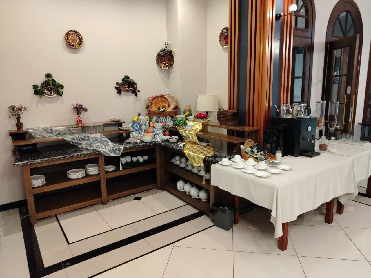 Ziyorat Luxury Hotel Fargʻona Buitenkant foto