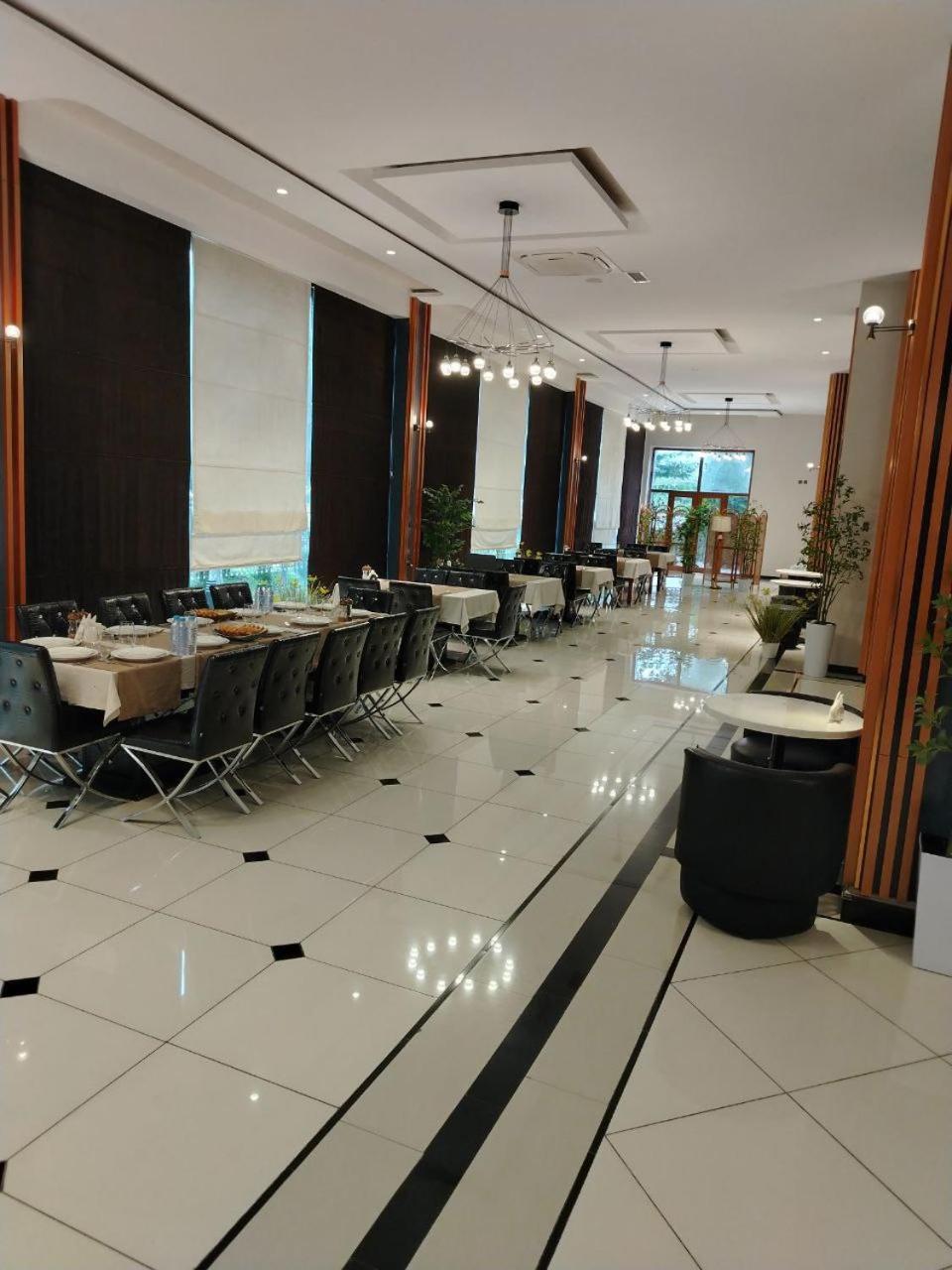 Ziyorat Luxury Hotel Fargʻona Buitenkant foto