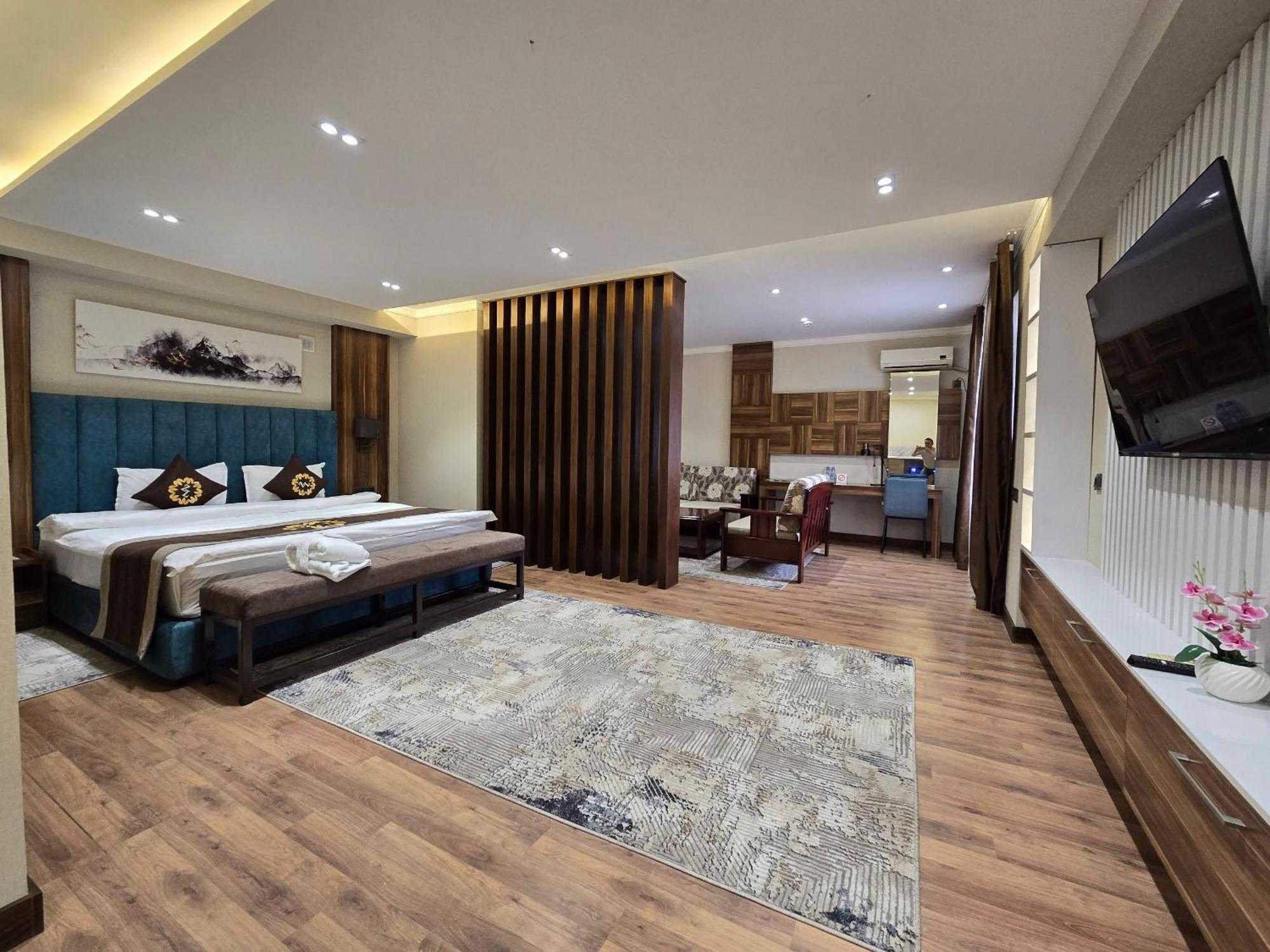 Ziyorat Luxury Hotel Fargʻona Buitenkant foto