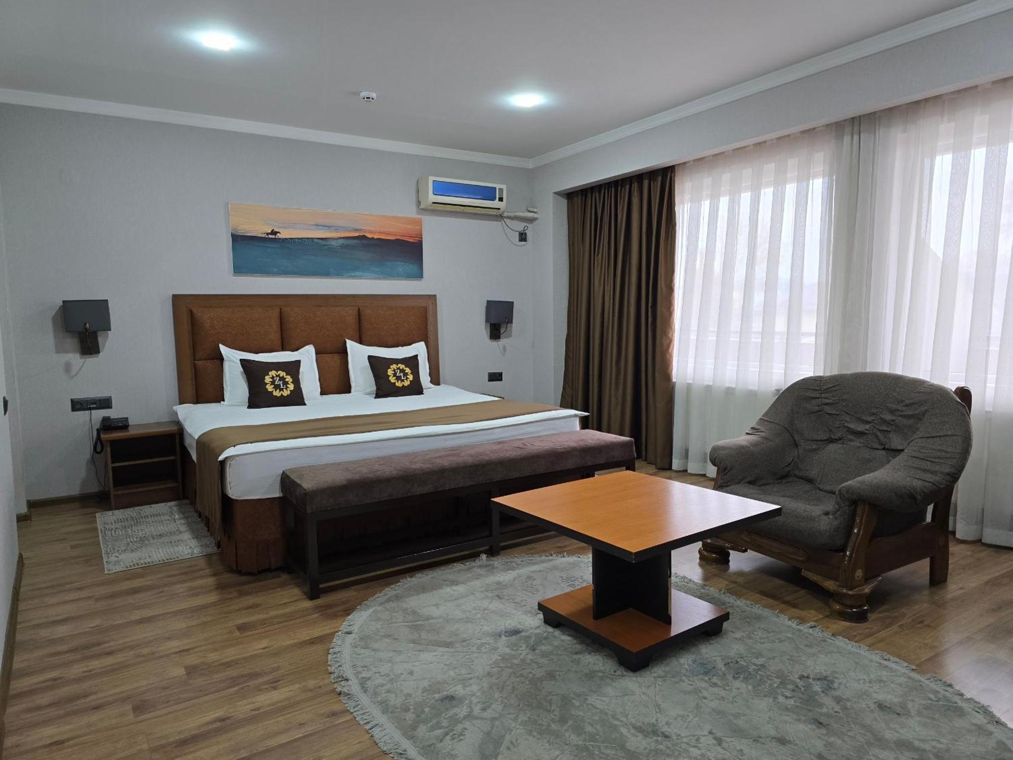 Ziyorat Luxury Hotel Fargʻona Buitenkant foto