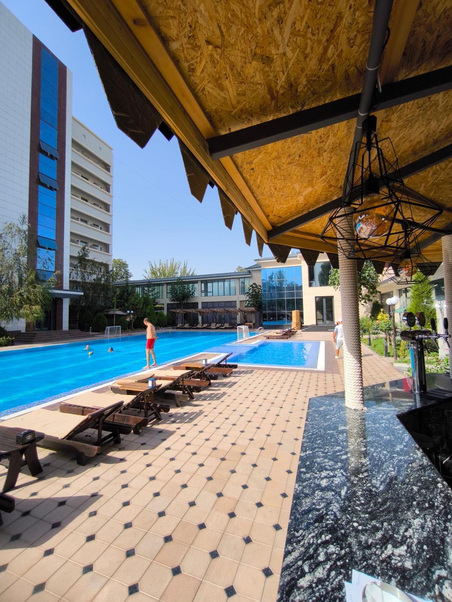 Ziyorat Luxury Hotel Fargʻona Buitenkant foto