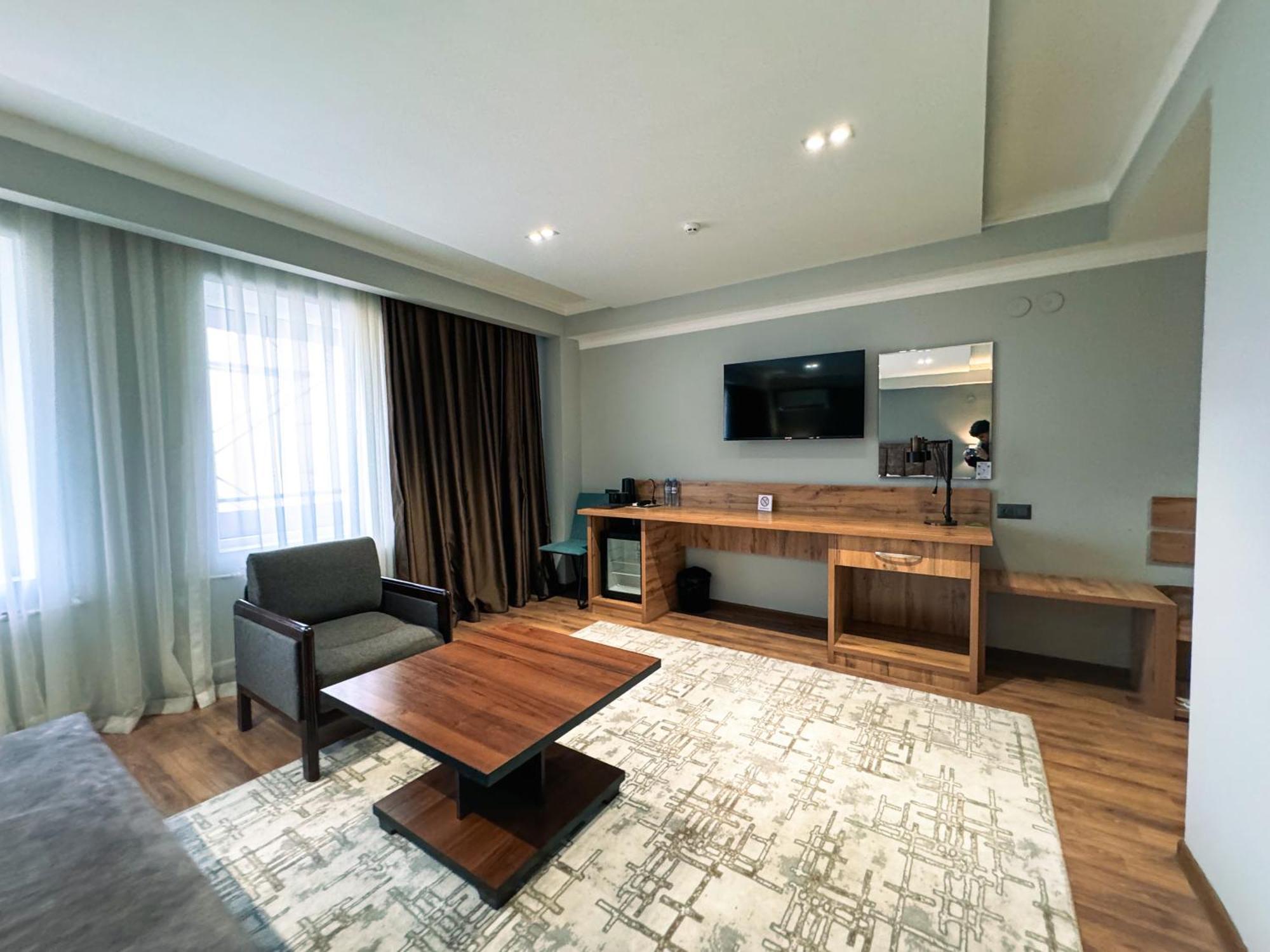 Ziyorat Luxury Hotel Fargʻona Buitenkant foto