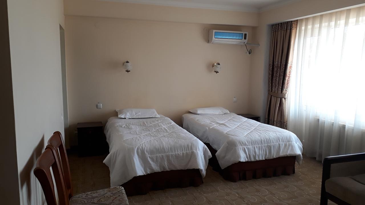 Ziyorat Luxury Hotel Fargʻona Buitenkant foto