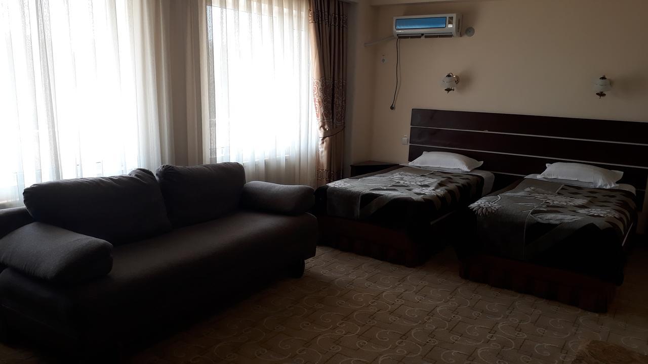 Ziyorat Luxury Hotel Fargʻona Buitenkant foto