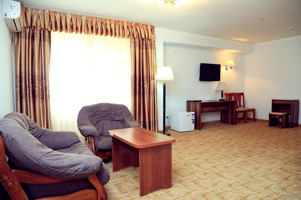 Ziyorat Luxury Hotel Fargʻona Buitenkant foto