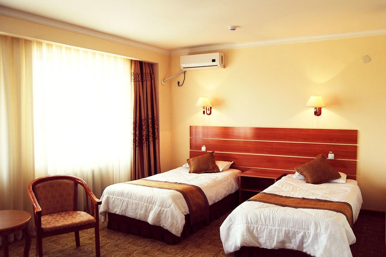 Ziyorat Luxury Hotel Fargʻona Buitenkant foto