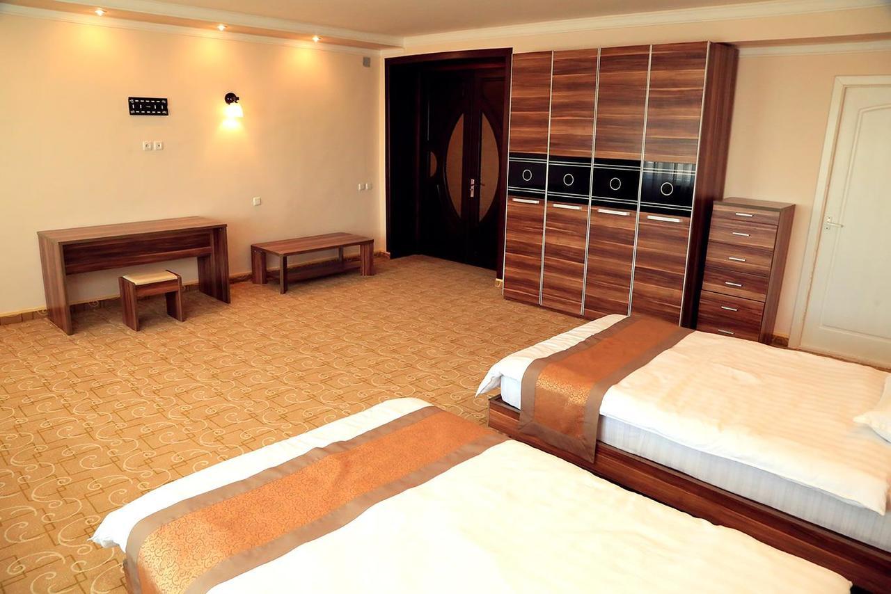 Ziyorat Luxury Hotel Fargʻona Buitenkant foto
