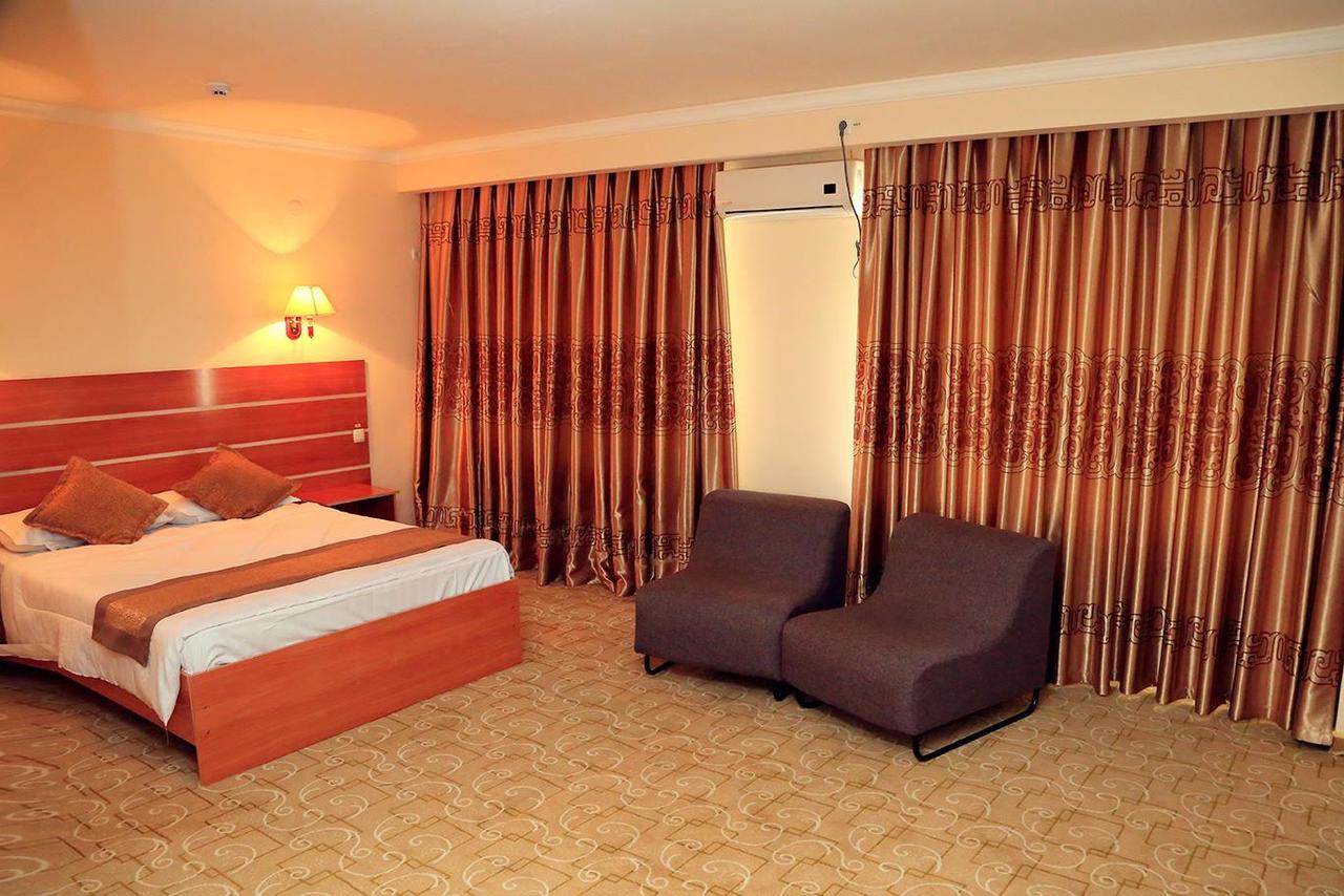 Ziyorat Luxury Hotel Fargʻona Buitenkant foto